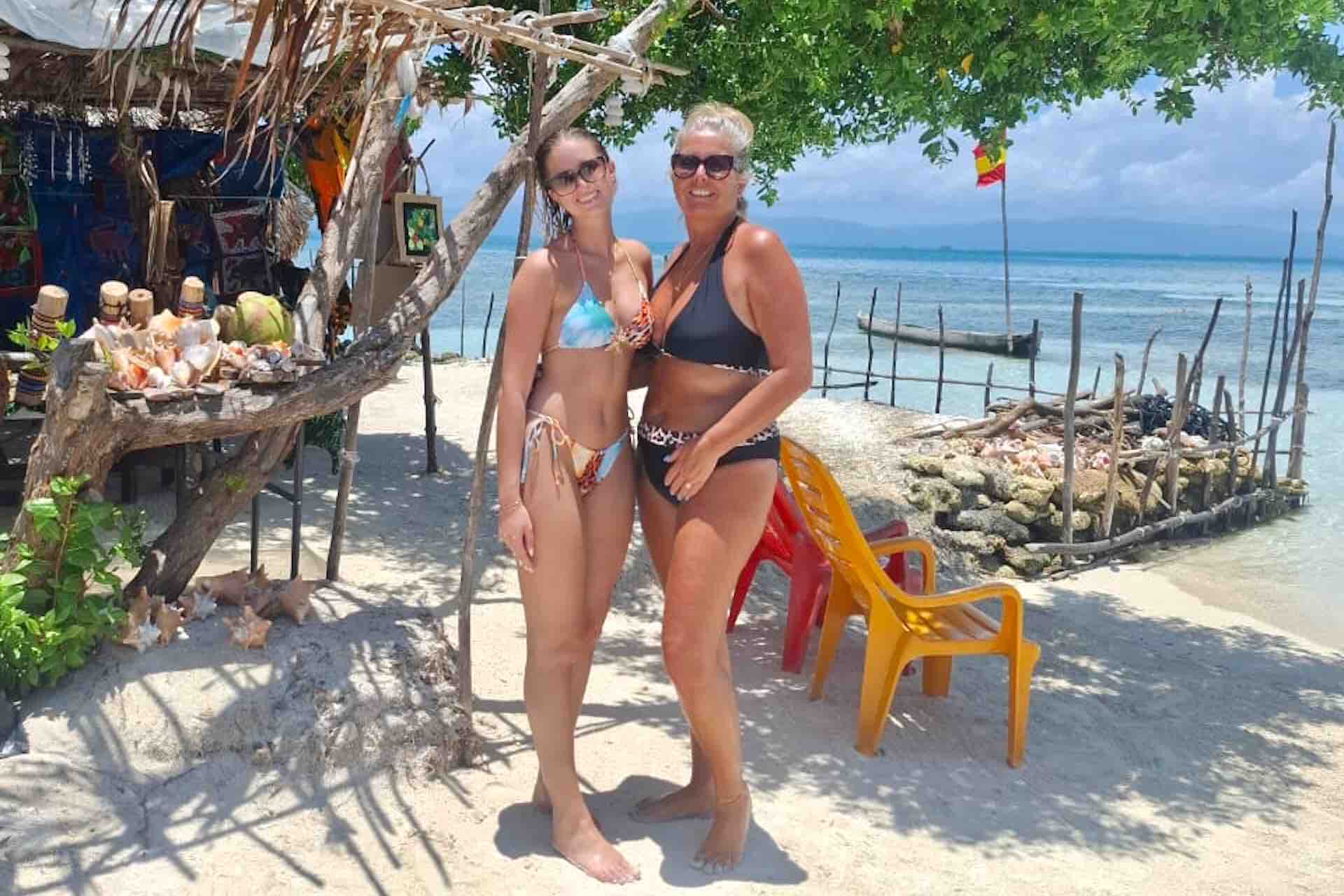 Guests enjoying a Caribbean island stop on a San Blas day tour
