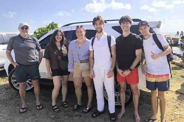 Guests arriving in San Blas Panama by 4x4