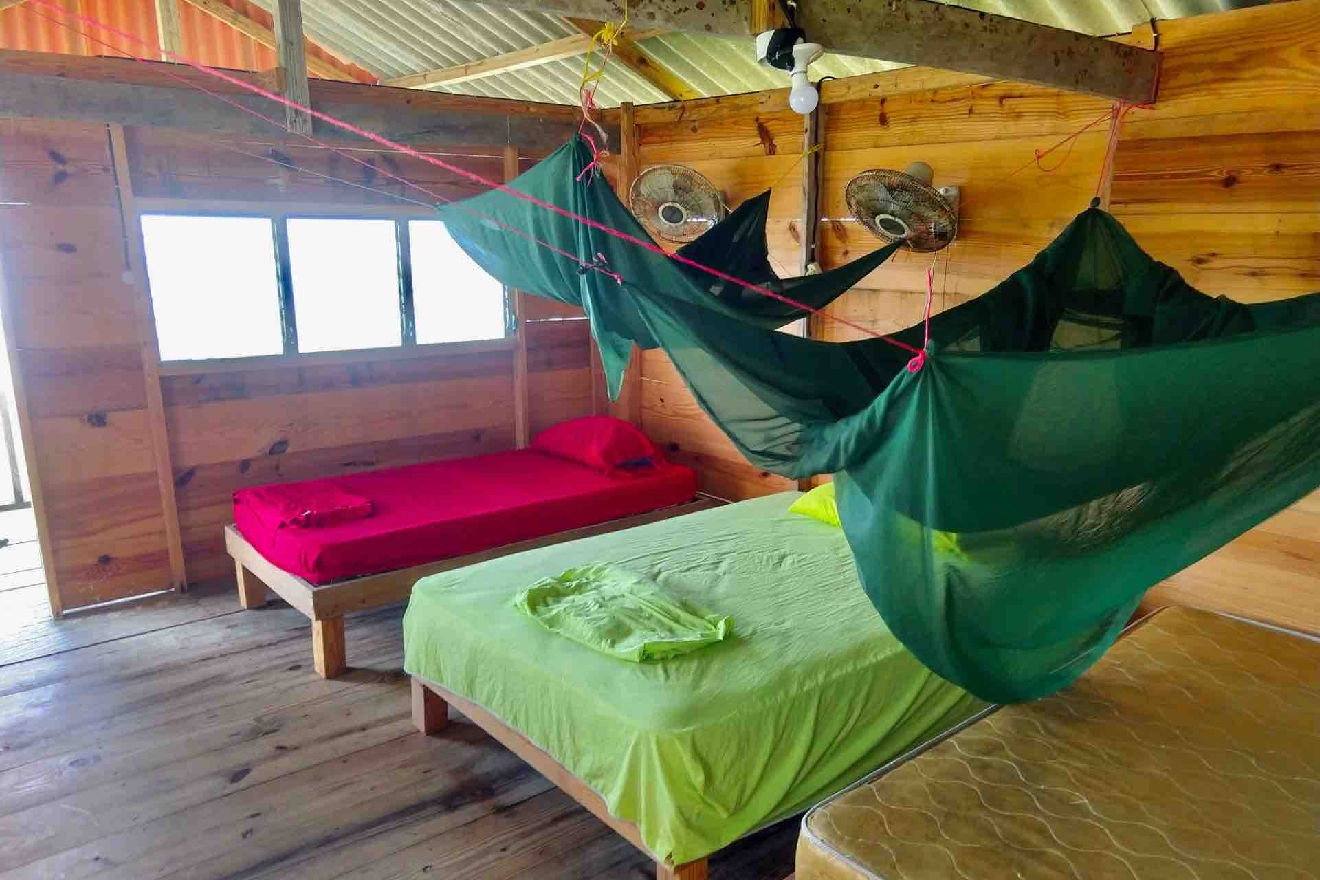 San Blas Isla Wailidup island cabin bedroom beds
