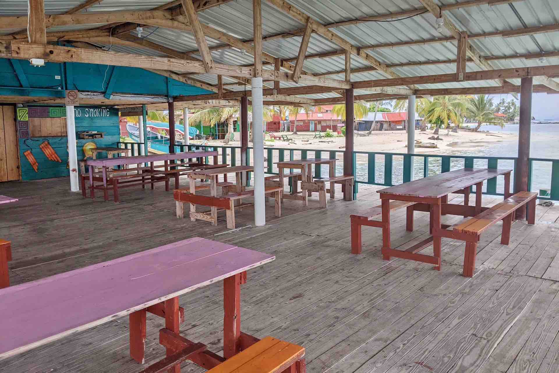 San Blas Isla Diablo restaurant tables