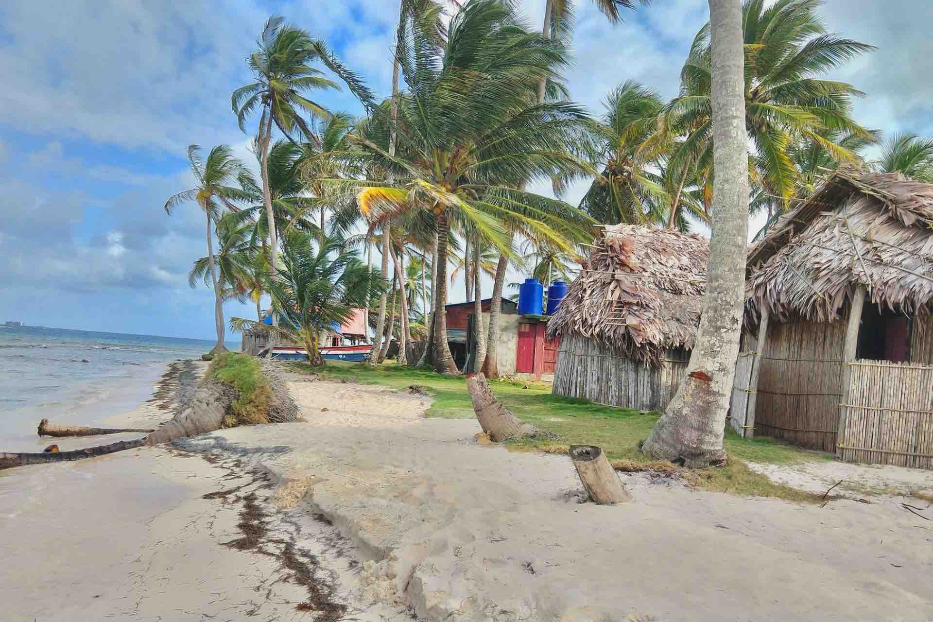 San Blas Isla Guanidup beach oceanfront cabins