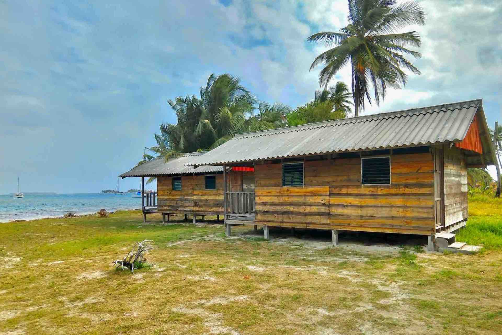 San Blas Isla Wailidup island cabin with ocean view
