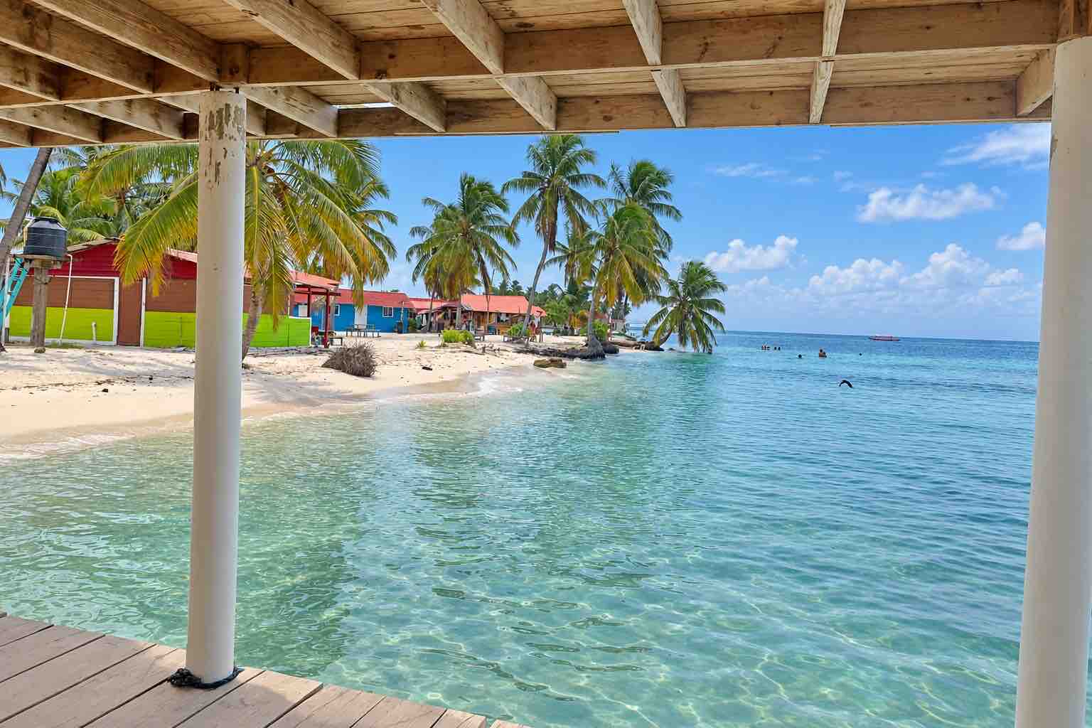 Caribbean beach view from the arrival dock on Isla Diablo San Blas