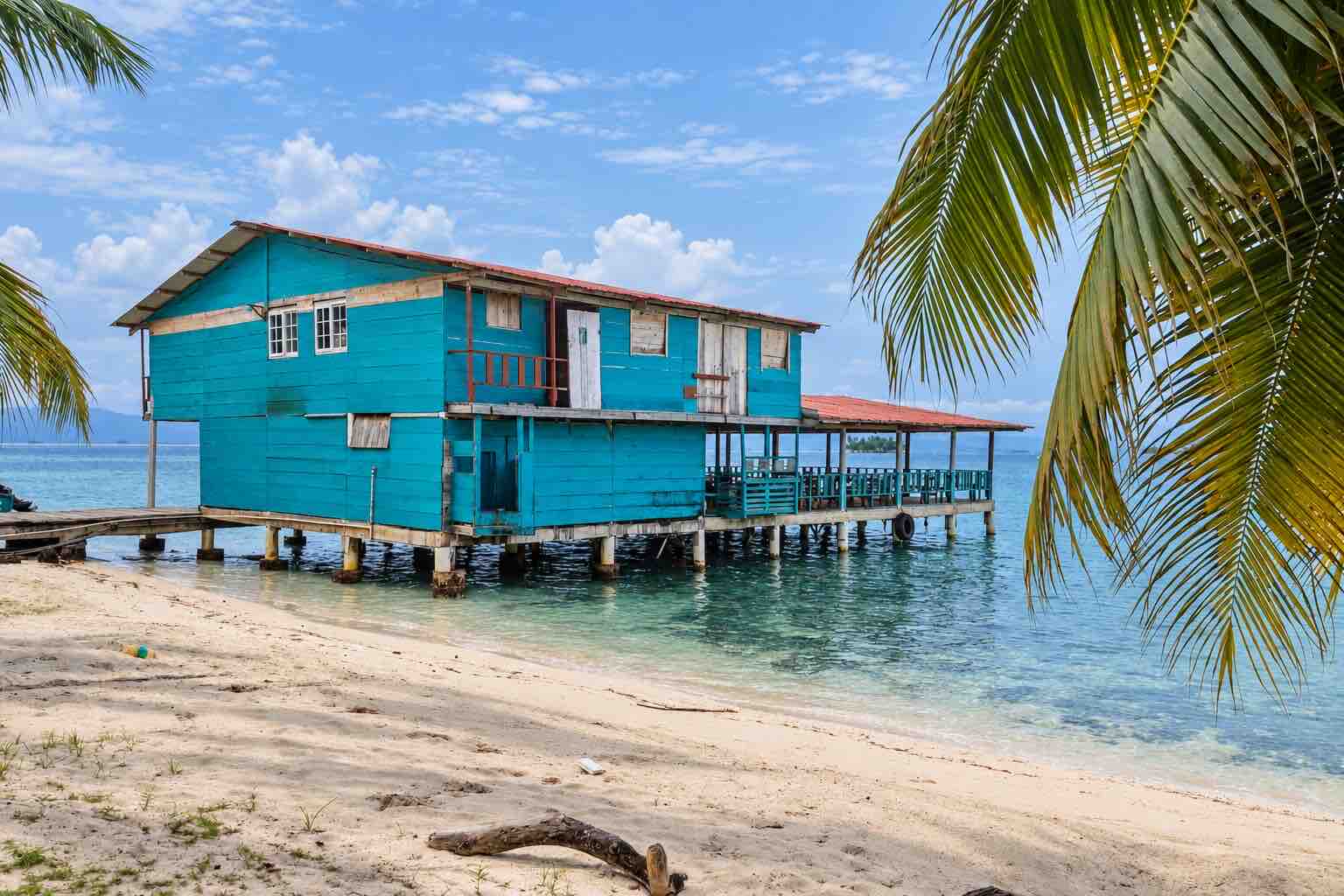 Caribbean waterfront restaurant on Isla Diablo San Blas