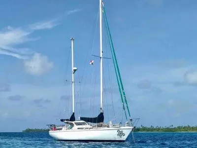 Navega San Blas Kailani Amel Maramu velero anclado en islas de San Blas