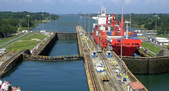 esclusas del canal de panamá miraflores tours en la ciudad de panamá Crucero por el Canal de Panamá tránsito vista de las esclusas de Miraflores paquetes vacacionales en panamá