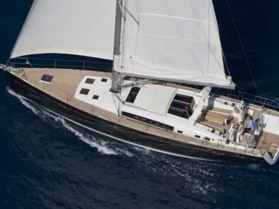 Queen Axiera Oceanis 58 Main min 1