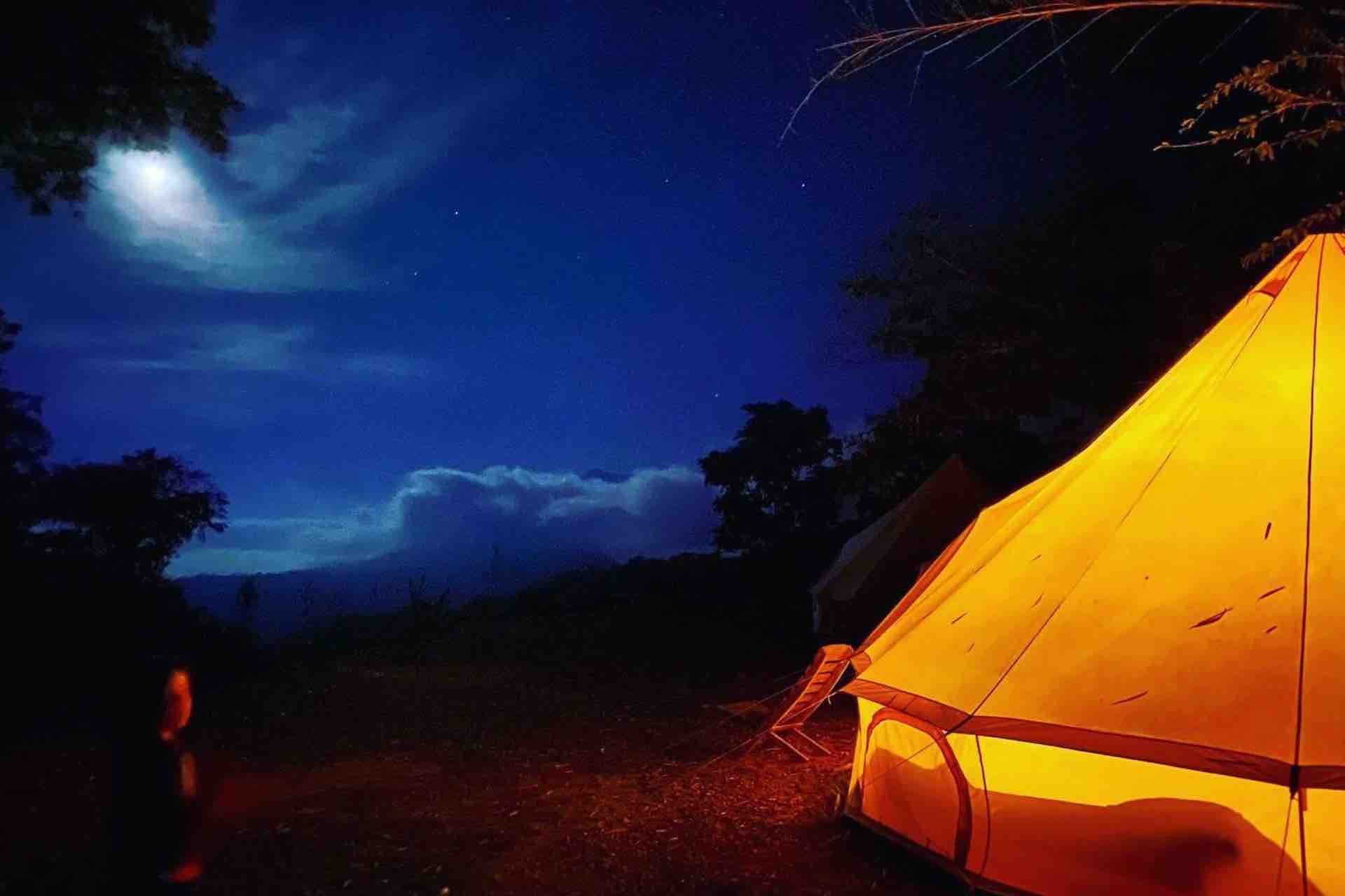 Glamping tent at night in Pluma Hidalgo