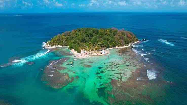 Home Elementor 26 Aerial view of Isla Grande during an Isla Grande Panama tour