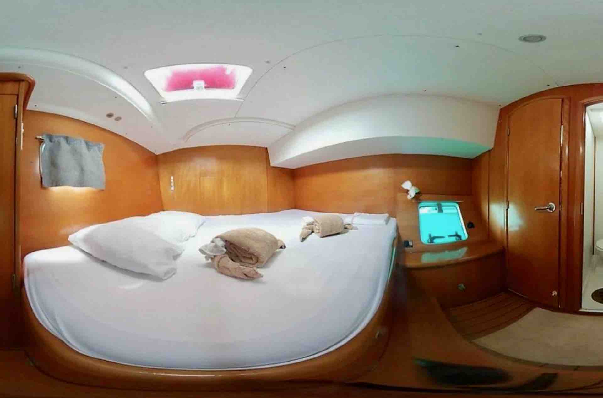 L'Eclektic II catamaran bedroom