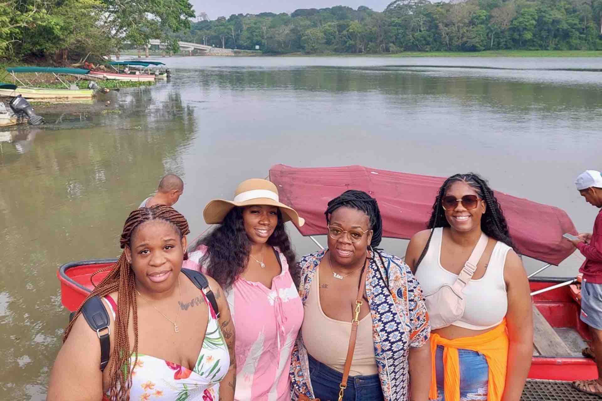 monkey island panama tour guest group in gamboa rio chagres boat dock