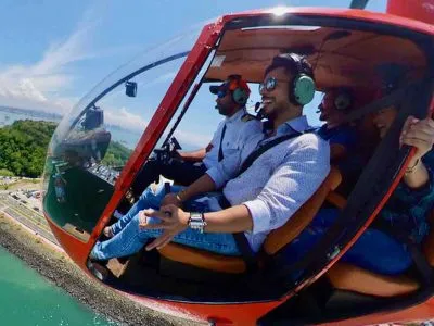 Paseo en helicóptero por la ciudad de Panamá vista del piloto