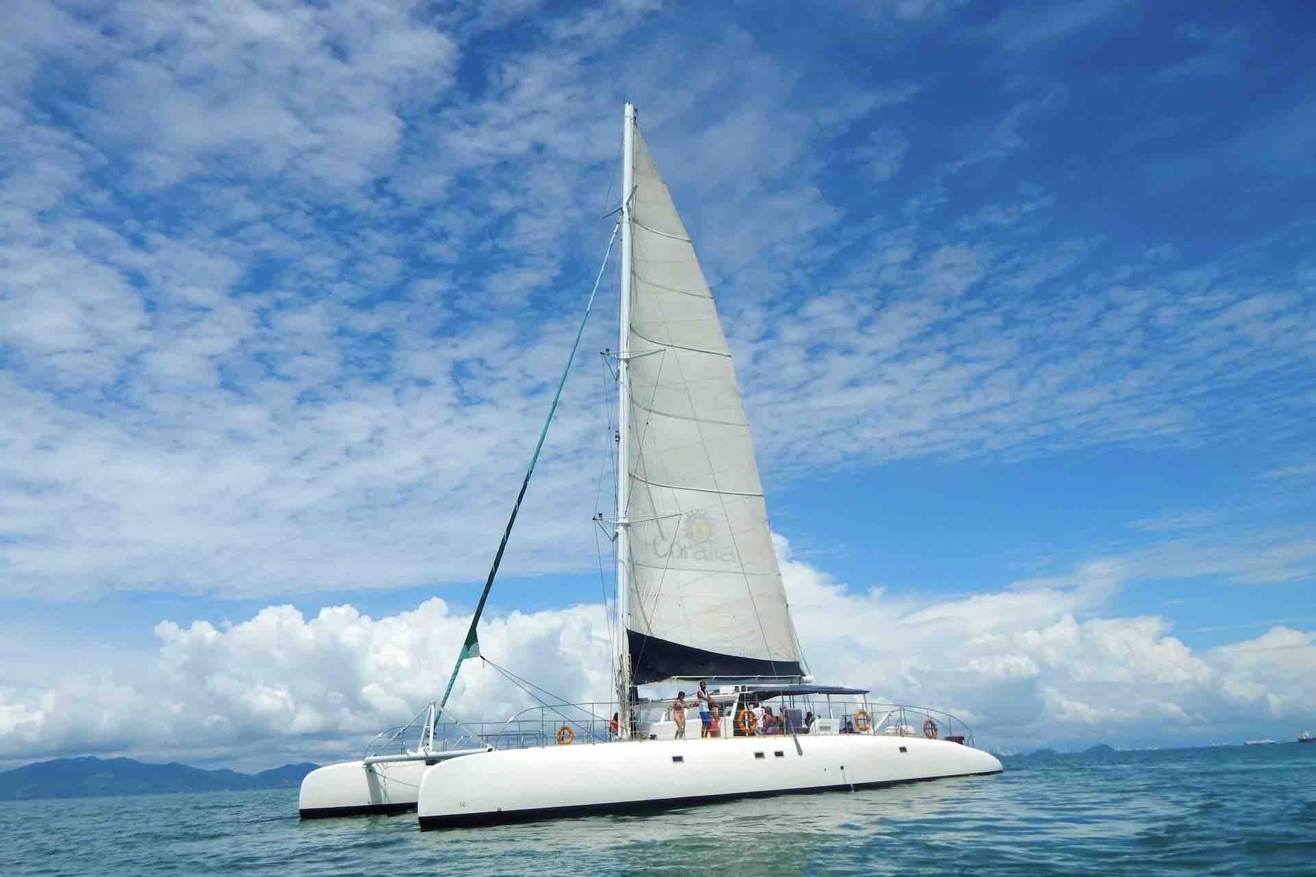 Manga Taboga island sailboat charter guests sailing