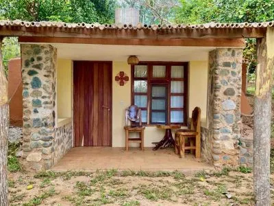 Vista frontal de la cabaña mexicana