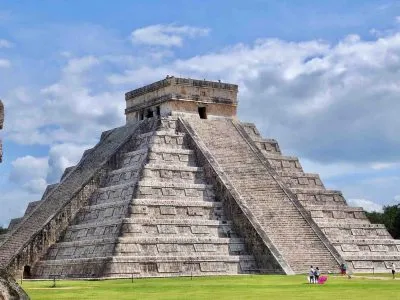 Visita a la pirámide de Chichén Itzá