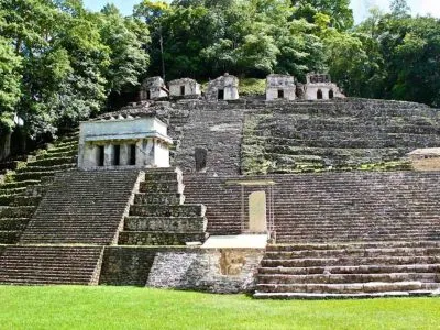 palenque-bonampak-tour piramide