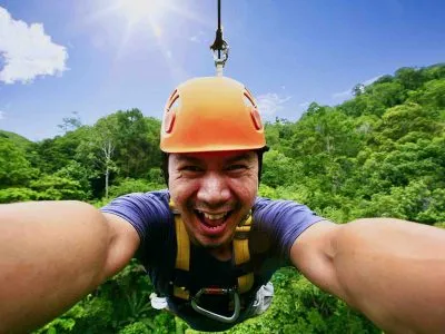 selfie-en-la-tirolesa-recorrido en tirolesa por santa sofía huatulco