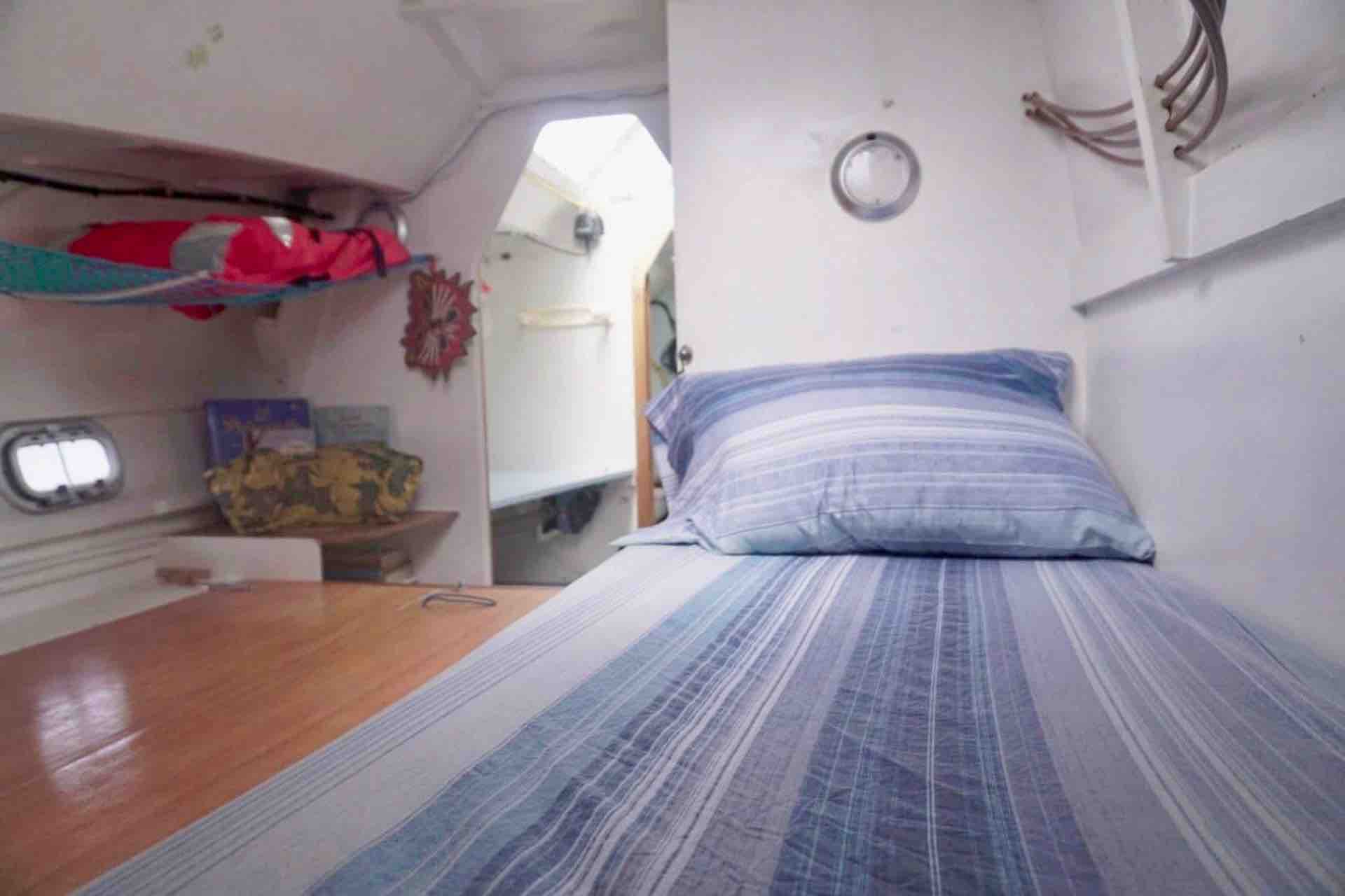 Gallina Catamaran single bed
