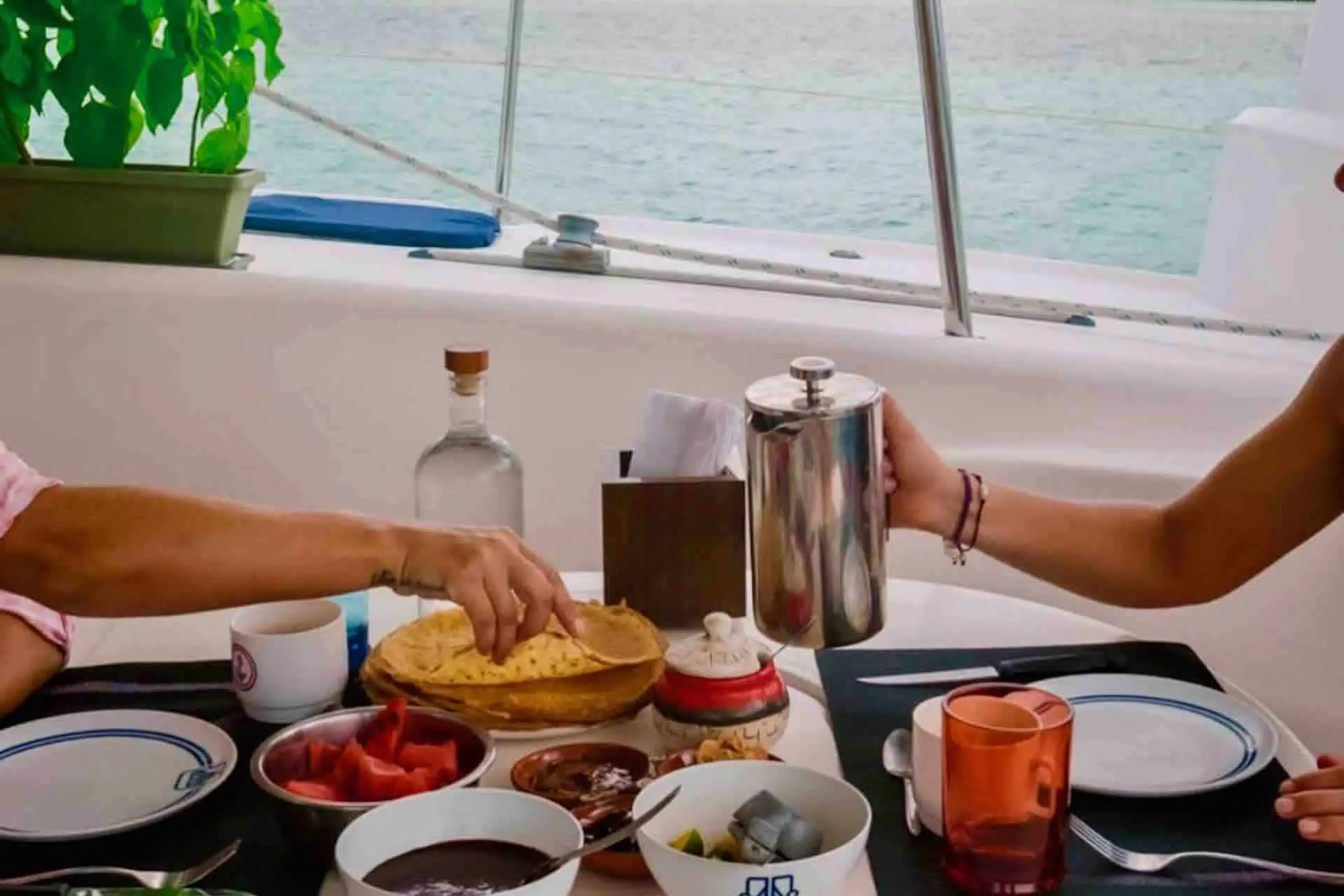 Kaya catamaran Breakfast