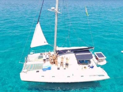 Swala catamaran with guests in San Blas