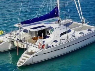 navegar islas san blas en faro catamaran san blas charter vista barco completo