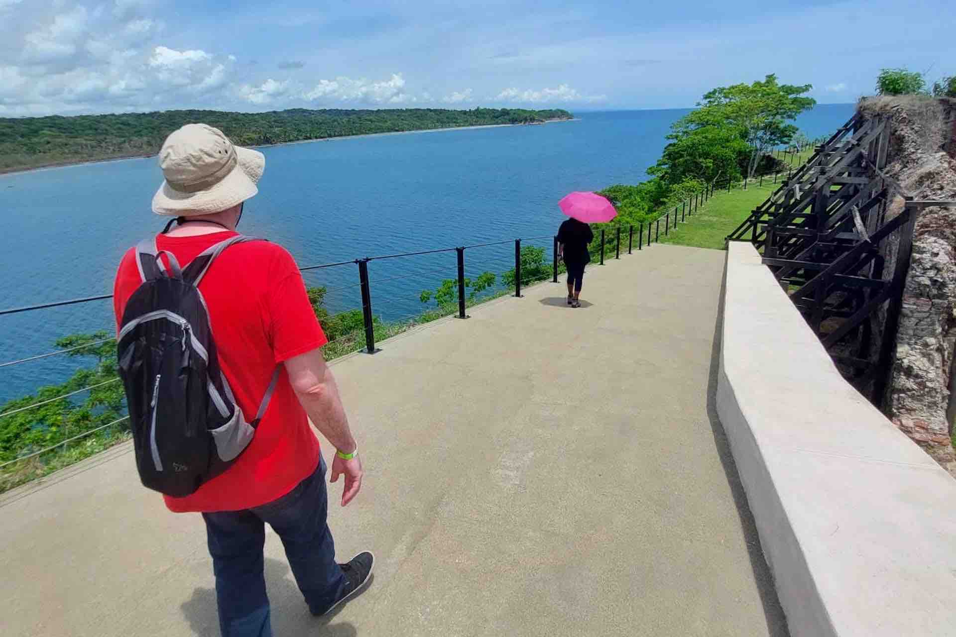 Fort San Lorenzo panama day tour oceanview path