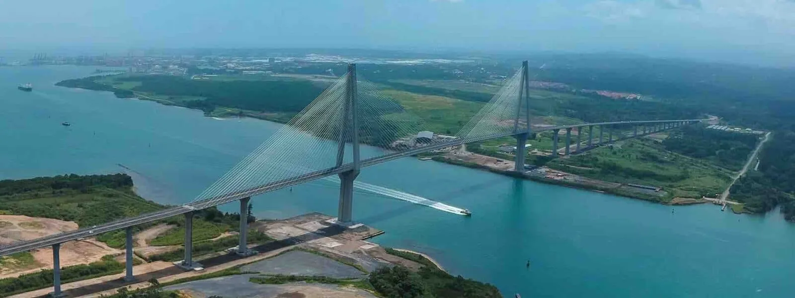 Panama Canal and Fort San Lorenzo Tour Puente_del_Atlántico_del_Canal_de_Panamá_Panama City San Lorenzo Panama tours bridge Panama Canal and Fort San Lorenzo Tour.jpg