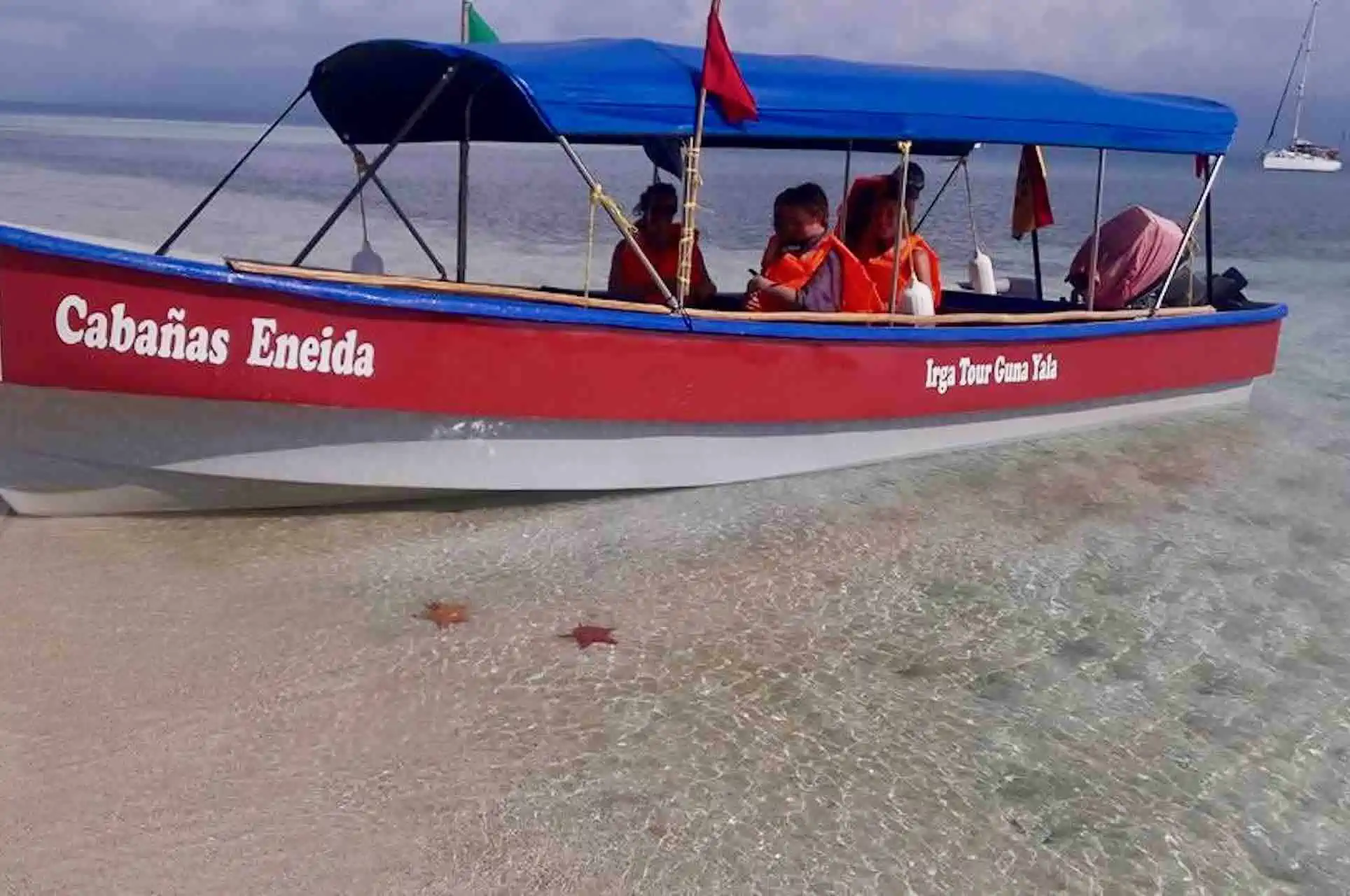 Isla Eneida San Blas lancha boat