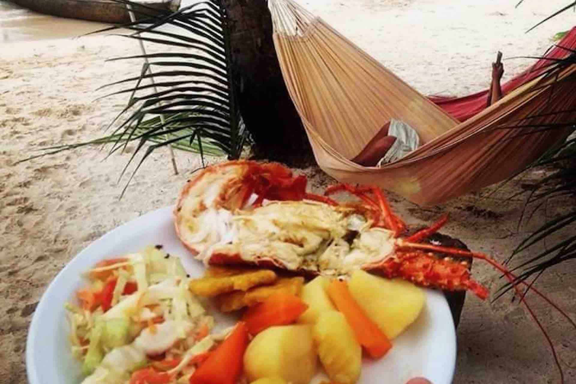 Isla Eneida San Blas lunch plate with lobster and potatos