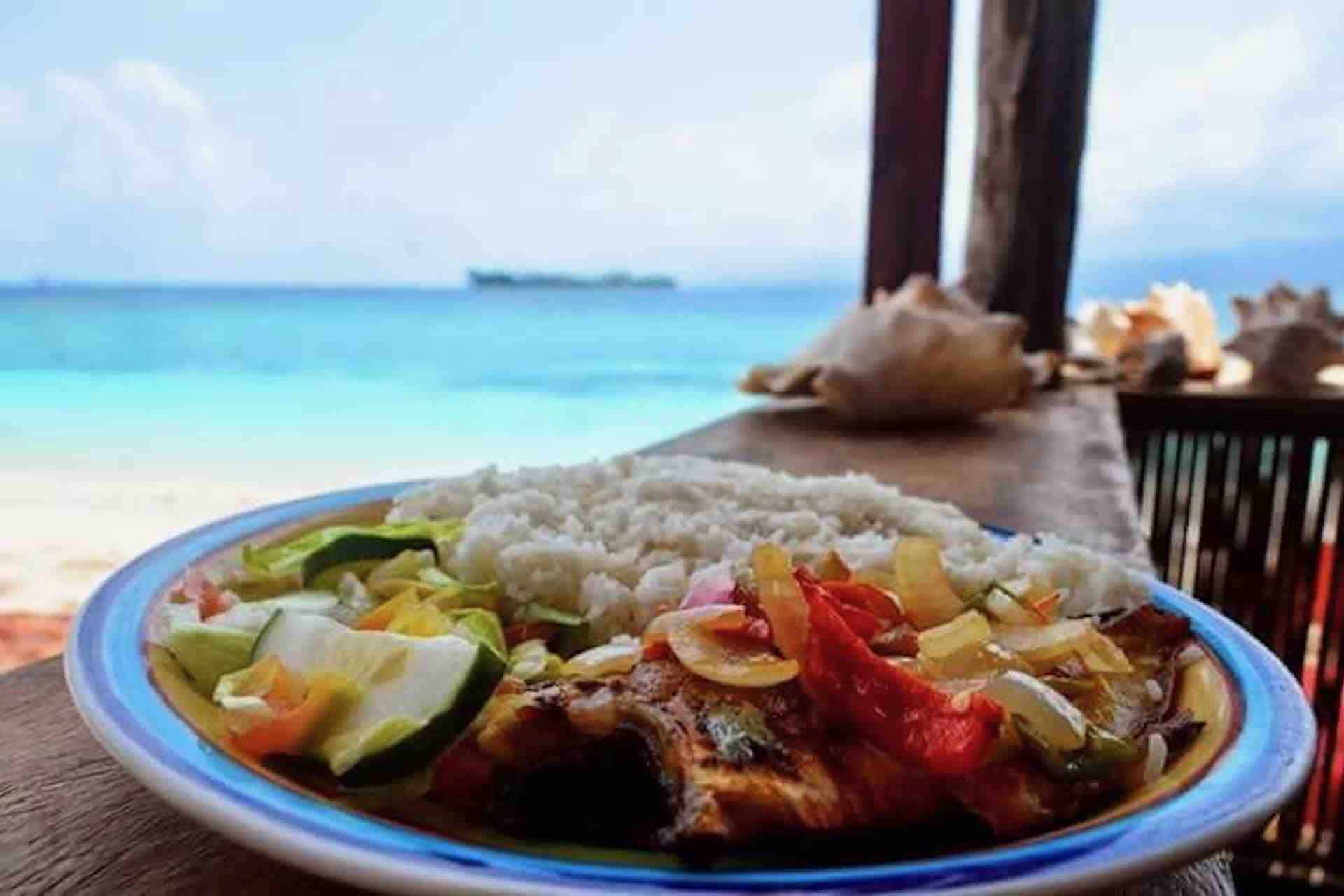 Isla Eneida San Blas lunch plate with ocean view