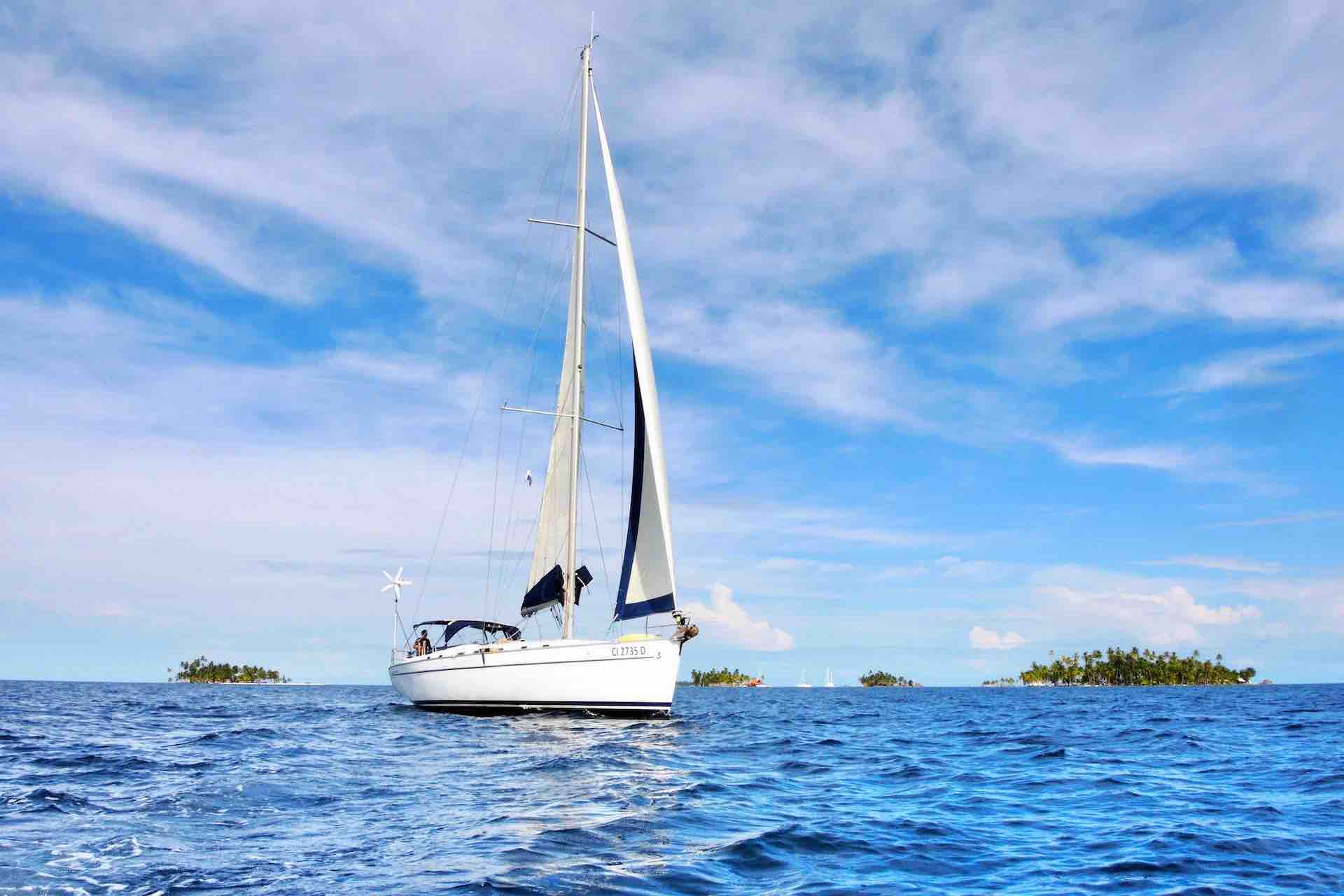 sail san blas islands San Blas sailboat charter boat under sail