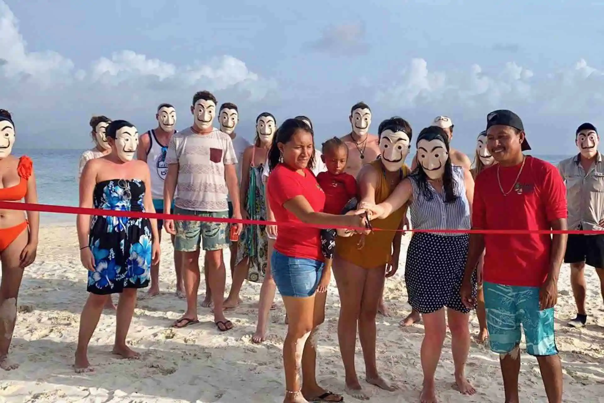Isla Pelicano San Blas guests with casa de papel masks