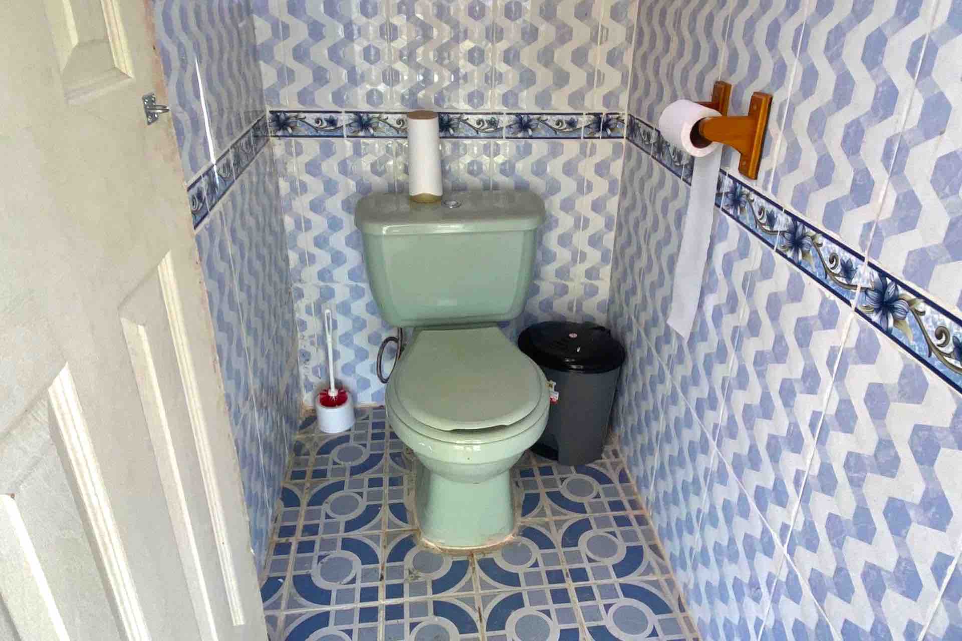 Isla Pelicano San Blas shared bathroom