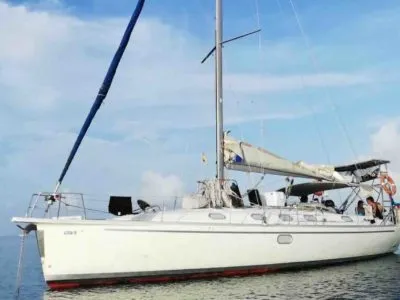 San Blas velero charter vista lateral