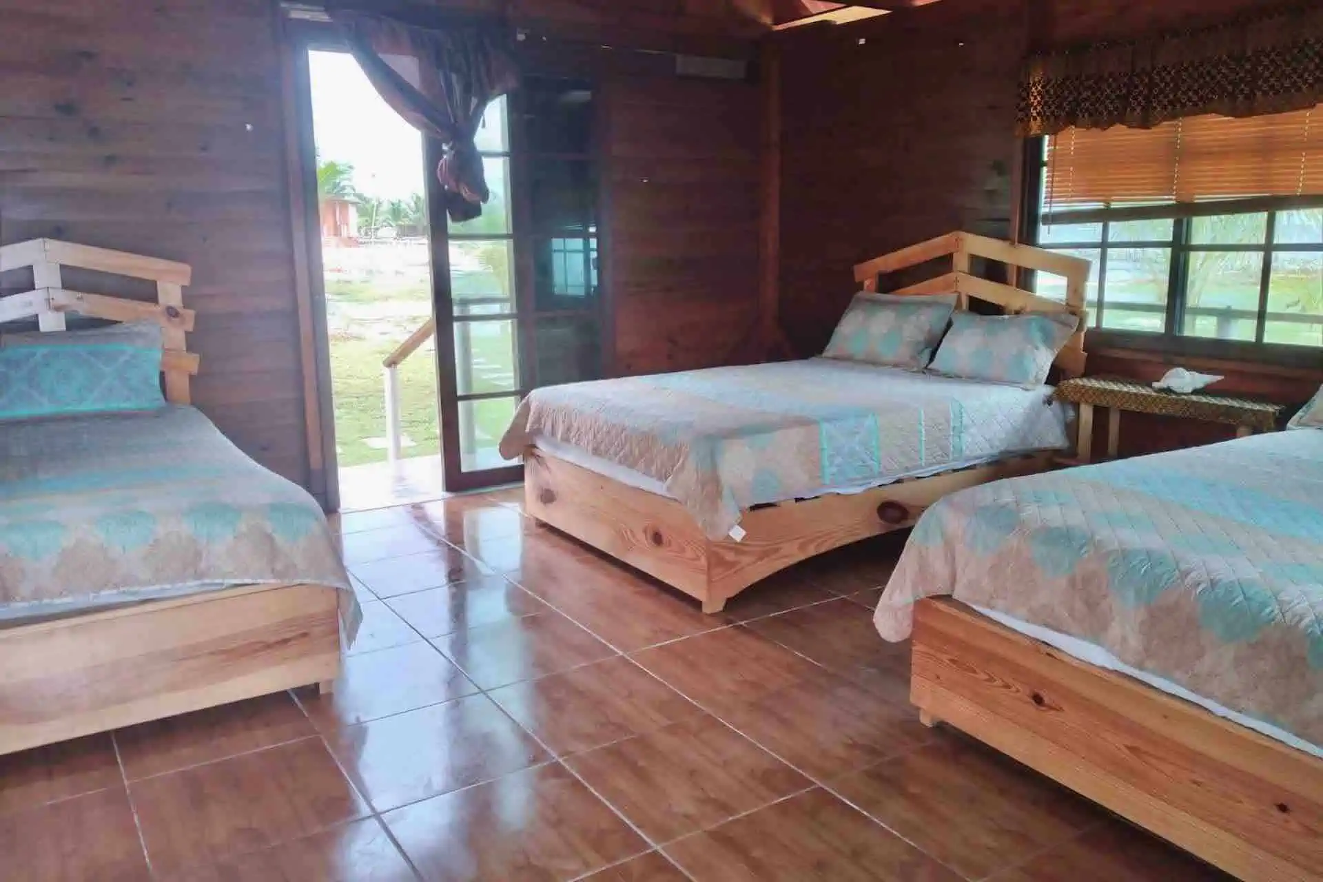 Isla Guasirdup San Blas private cabin bedroom