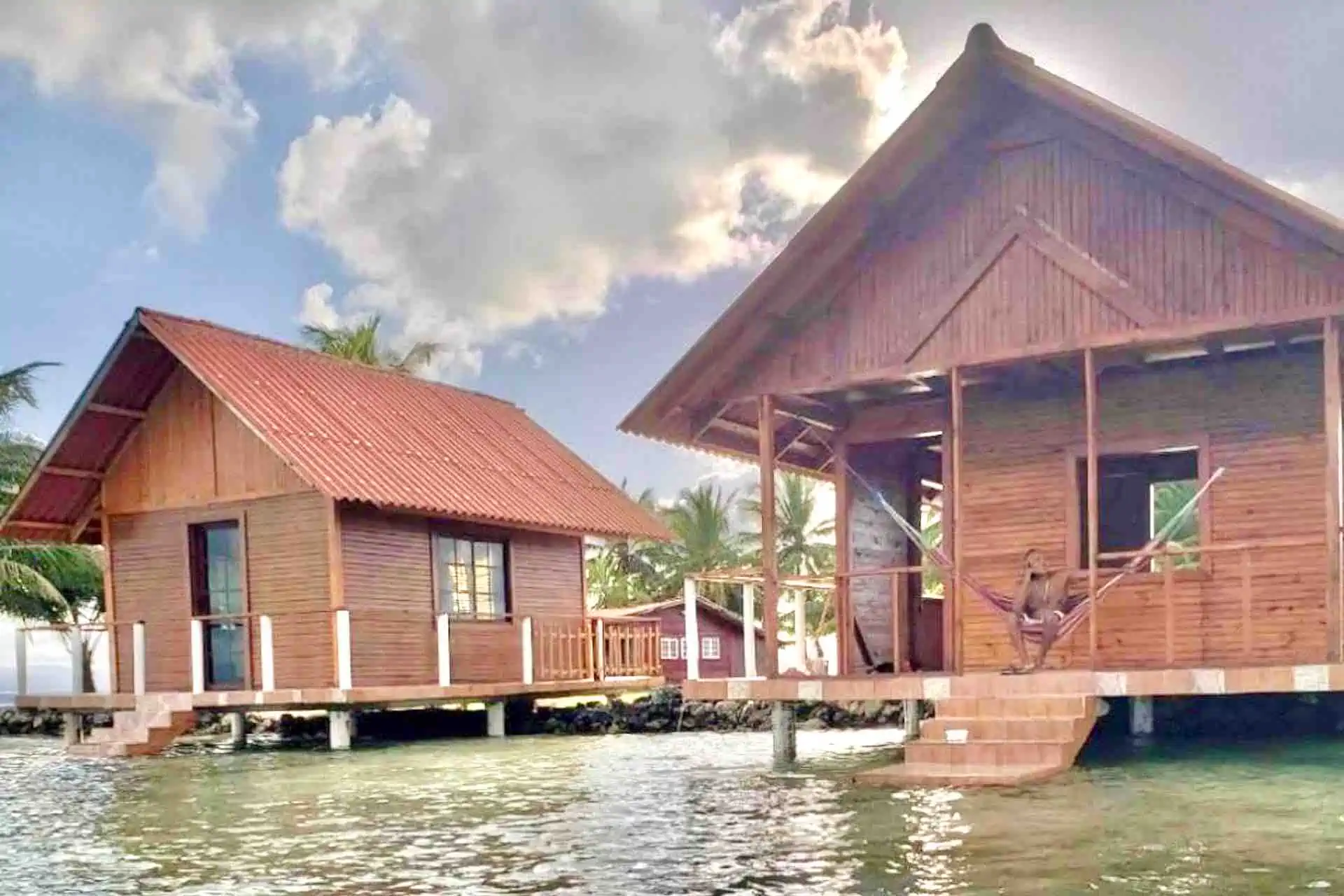 Isla Guasirdup San Blas private cabin oceanfront from front view