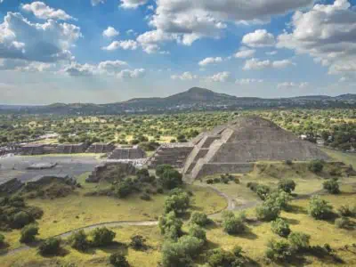 Teotihuacán Pyramids drone aerial view tour