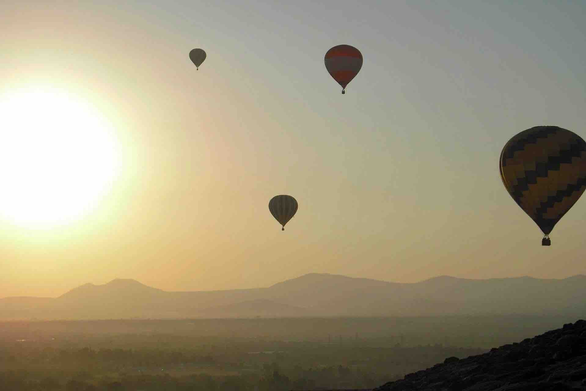 hot air balloons Teotihuacán Pyramids tour 1