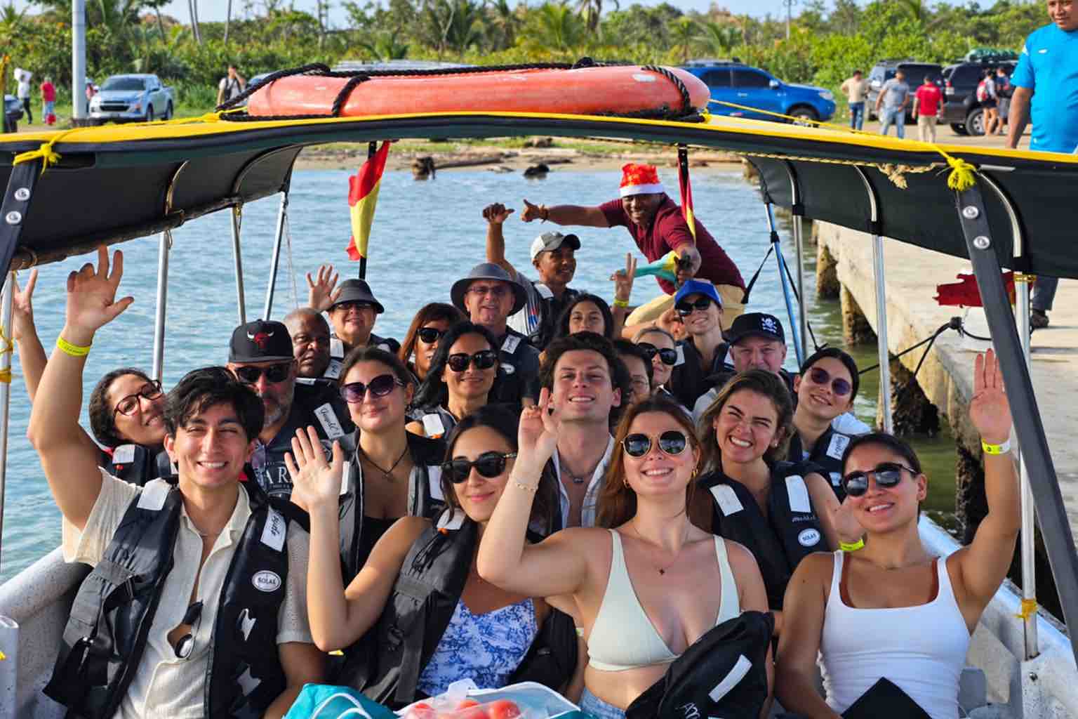 Guests wearing life jackets during a San Blas boat transfer to Isla Guasirdup
