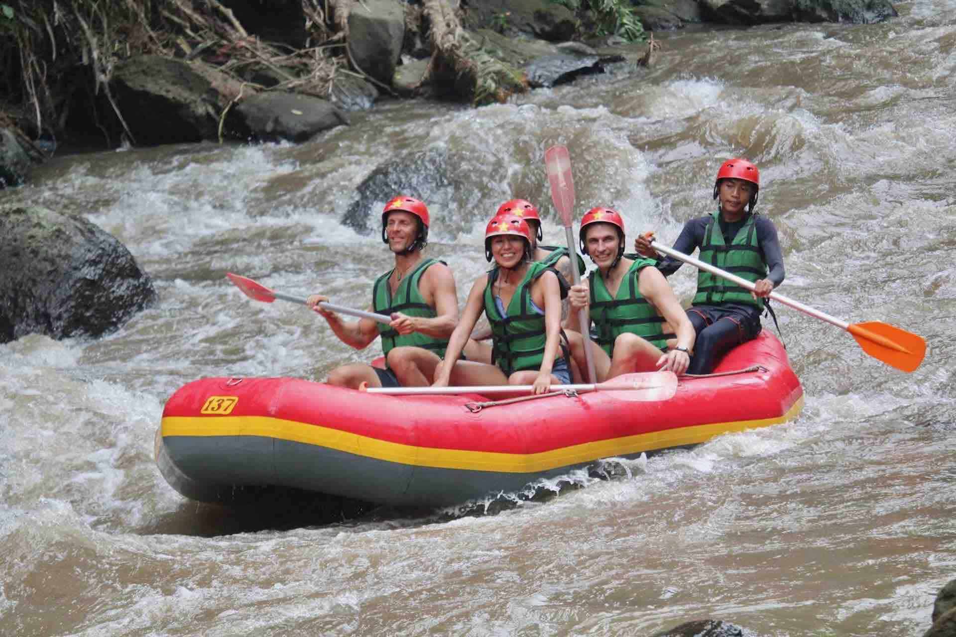 Bali River Rafting Ubud tour in Ayung river guests4