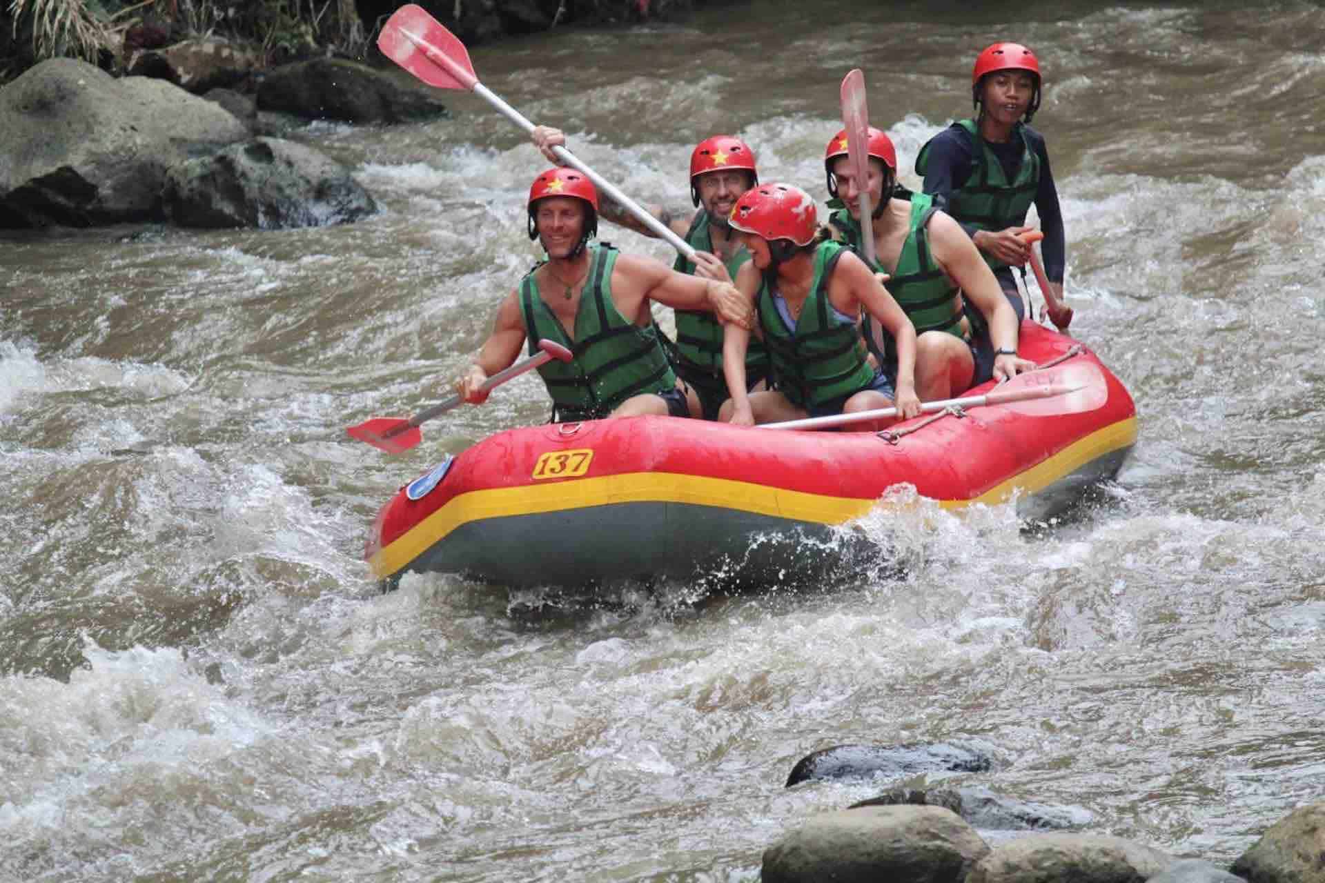 Bali River Rafting Ubud tour in Ayung river guests5