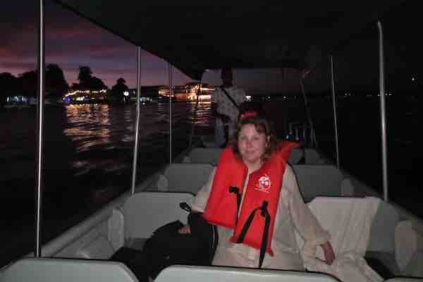 Guest on a bioluminescence boat tour in Bocas del Toro