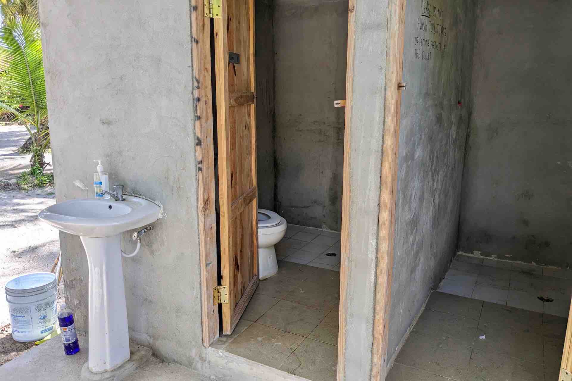 Isla Miro San Blas cabins shared bathroom and sink