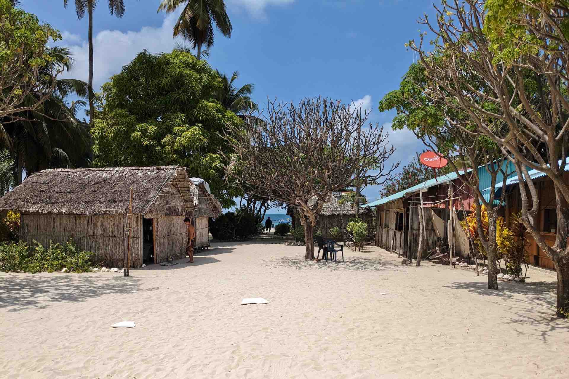 Isla Miro San Blas private cabins property grounds