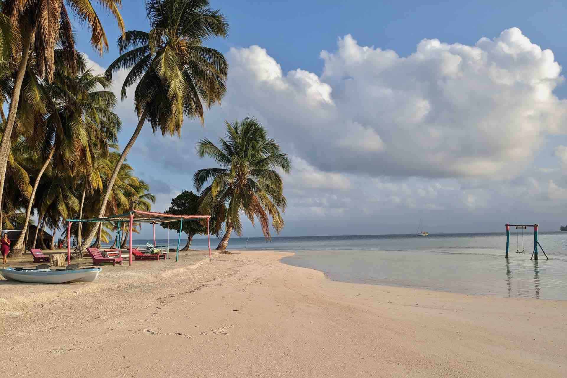 San Blas isla Yansailadup cabins beach view with swing 1