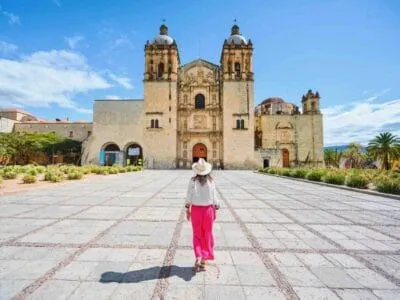 Recorrido a pie por la ciudad de Oaxaca invitado e iglesia 1