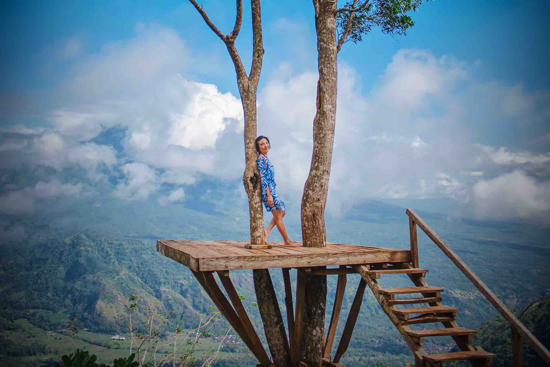 Bali Instagram Tour woman on tree platform