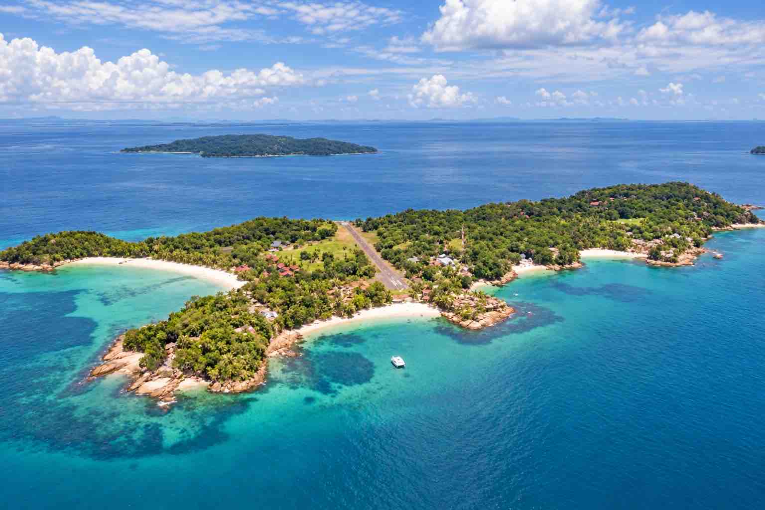 Aerial view of Contadora with its runway, beaches and turquoise bays