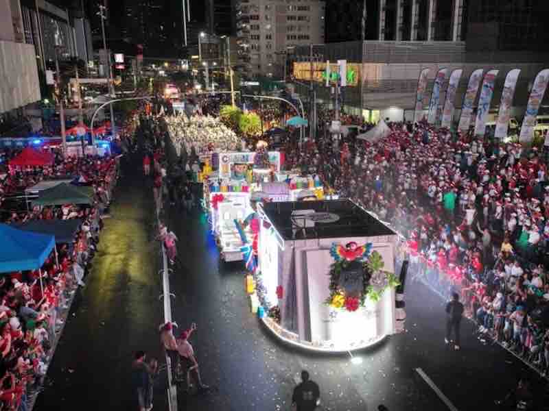 Christmas Lights and Celebrations in Panama Christmas lights and nativity display Panama City, Christmas in Panama, Festive events Panama, Panama holiday traditions