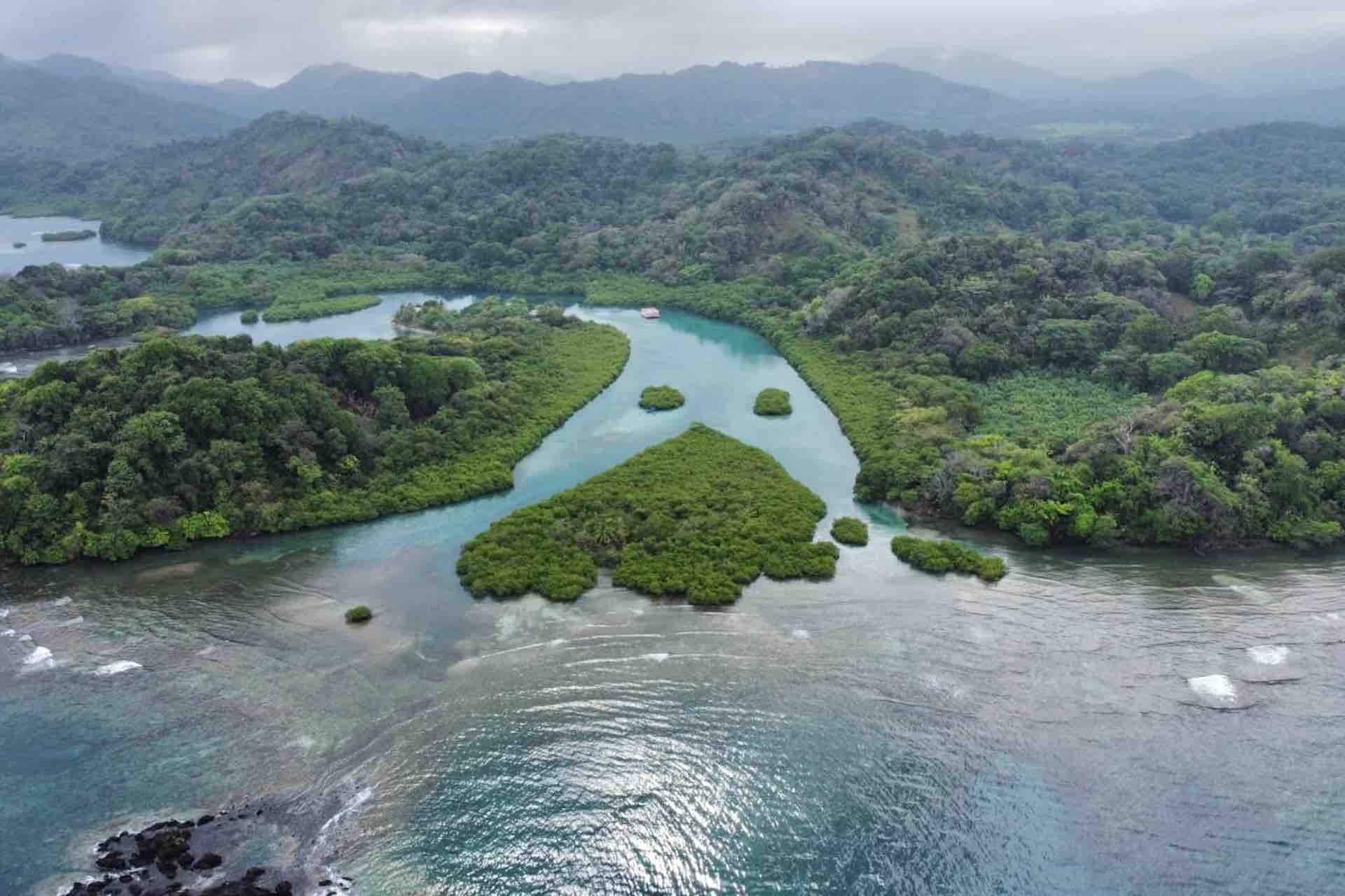 Venas Azules Panama Portobelo Tours ocean entrance